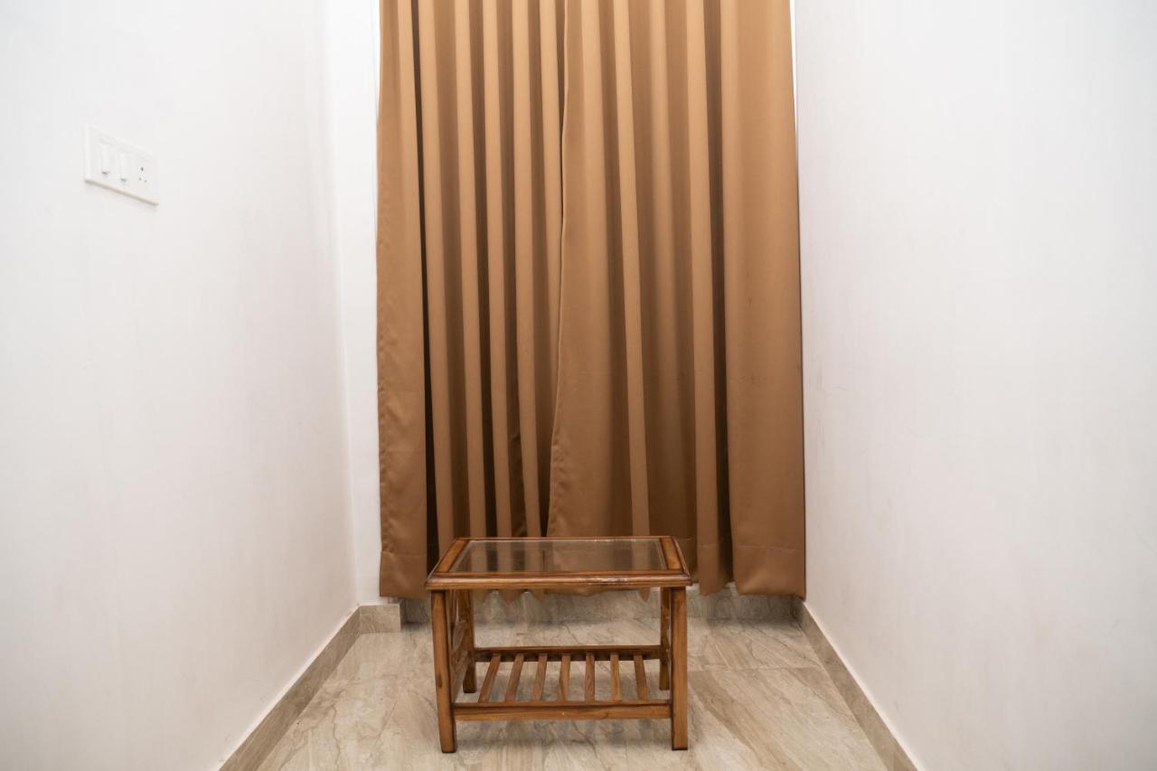 Holy Land Hotel Varanasi Ngoại thất bức ảnh